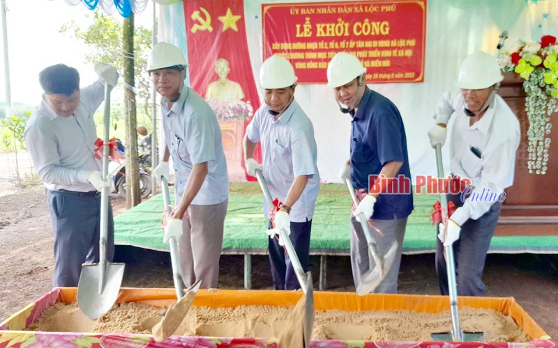 Khởi công công trình thuộc chương trình phát triển kinh tế - xã hội vùng đồng bào DTTS 