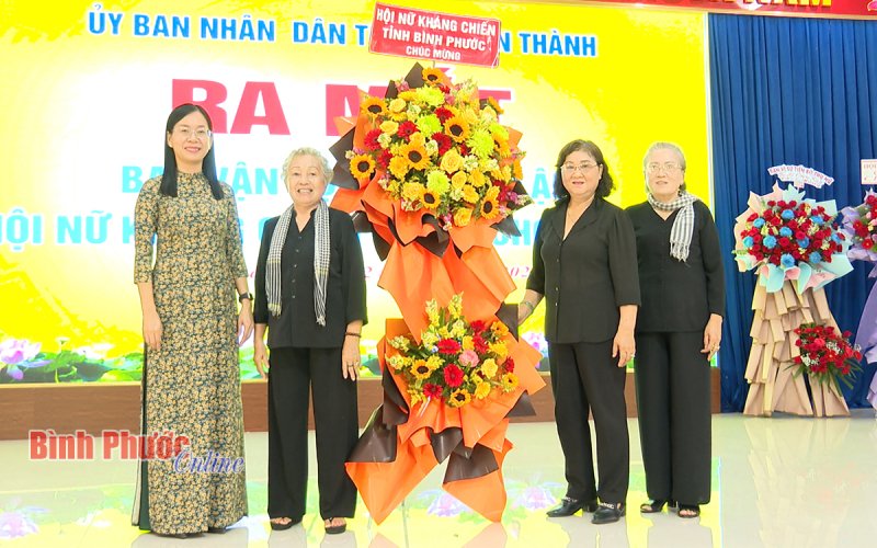Ra mắt Ban vận động thành lập Hội Nữ kháng chiến thị xã Chơn Thành