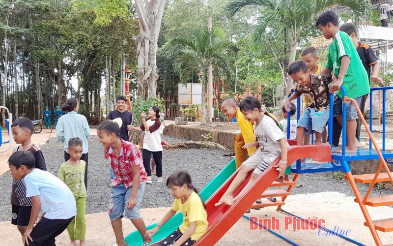 Thắt chặt tình đoàn kết quân - dân