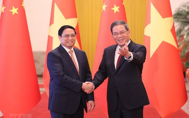 Thủ tướng Lý Cường chủ trì Lễ đón Thủ tướng Phạm Minh Chính