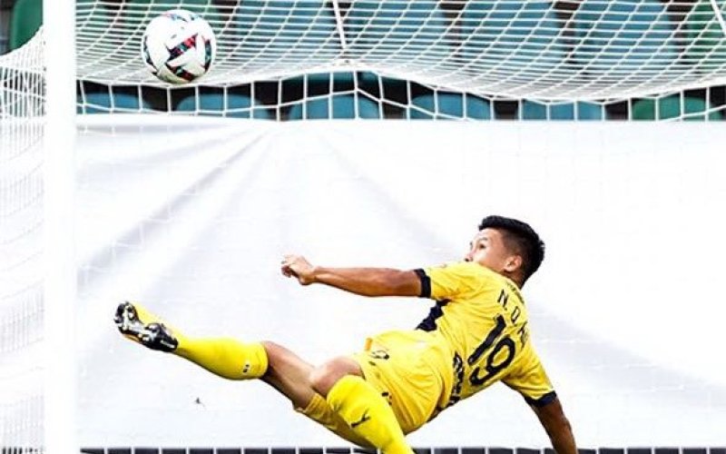 Tiền vệ Nguyễn Quang Hải chia tay câu lạc bộ Pau sớm 1 năm