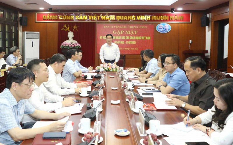 Trưởng Ban Tuyên giáo Trung ương làm việc với 12 cơ quan báo chí chính trị chủ lực