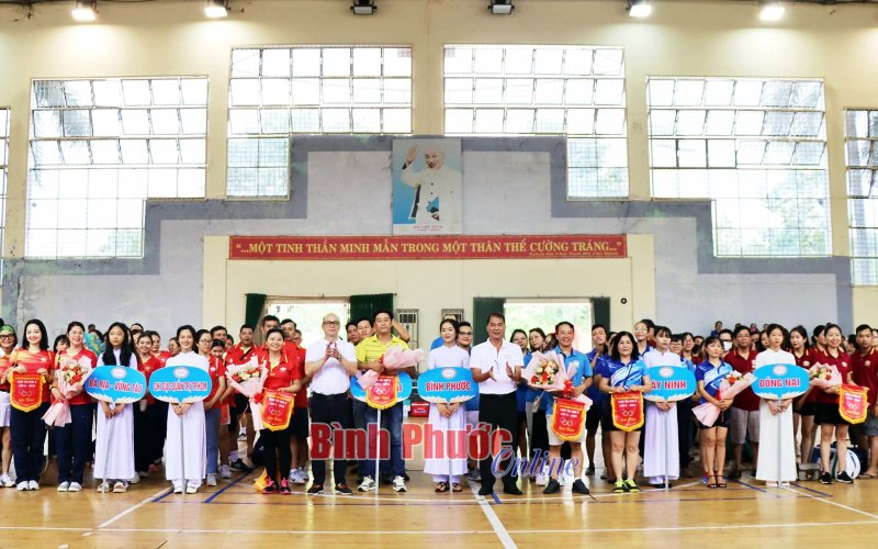 Tưng bừng khai mạc Hội thao Công đoàn Ngân hàng Việt Nam