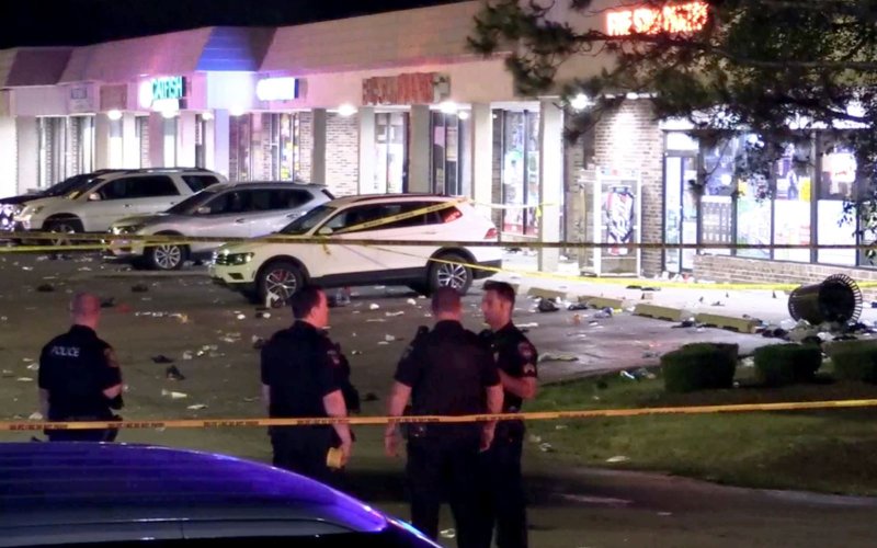 Xả súng gần trung tâm mua sắm của Mỹ, ít nhất 20 người bị thương