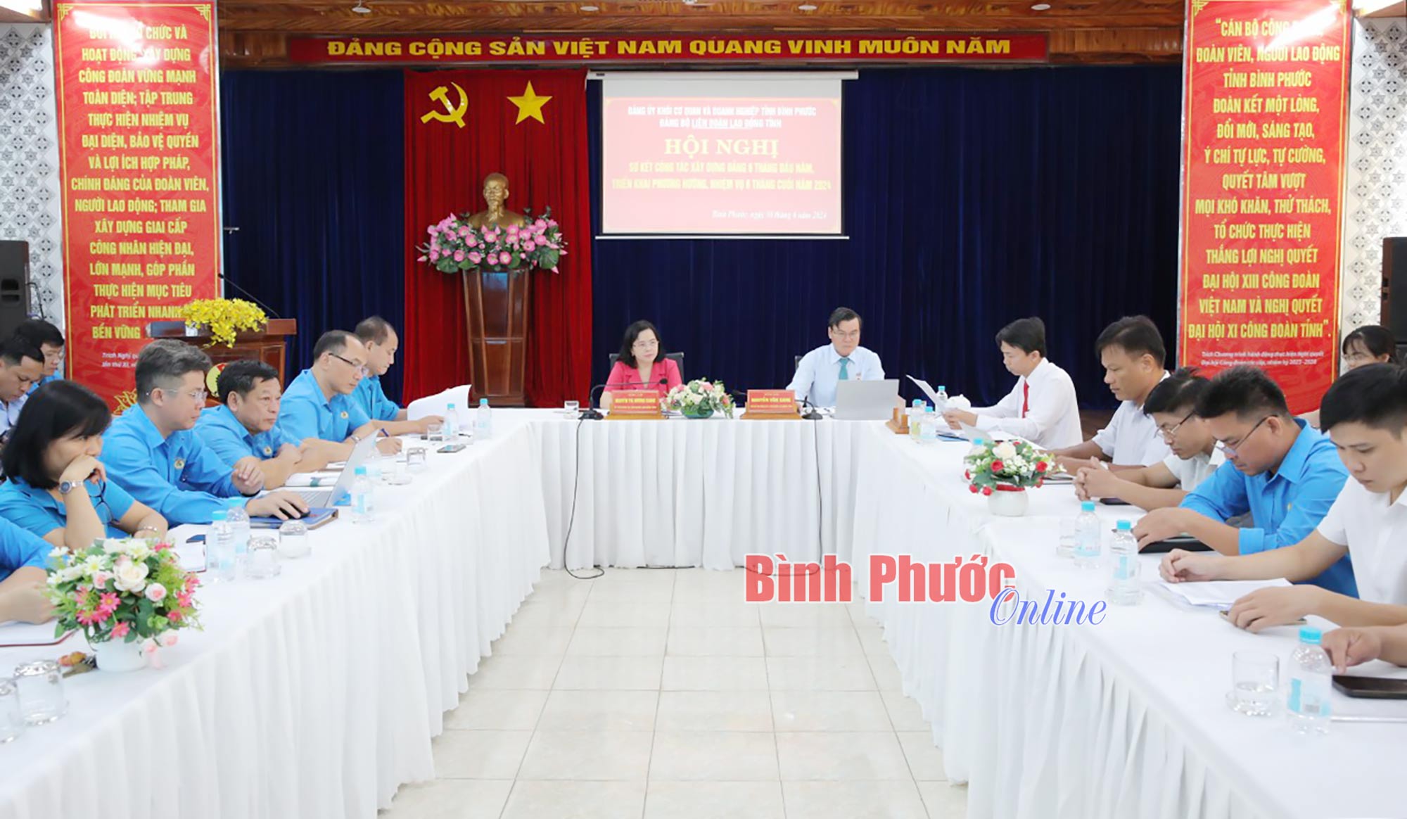 6 tháng, Liên đoàn Lao động tỉnh Bình Phước kết nạp 7 quần chúng ưu tú vào Đảng