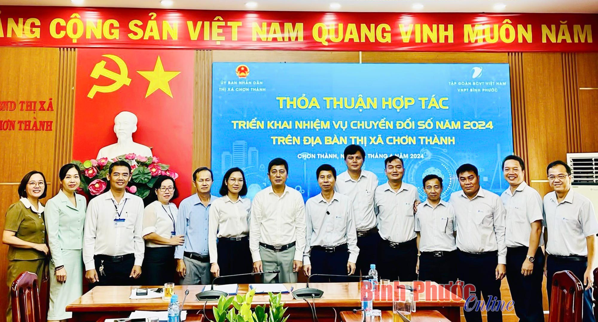 Chơn Thành và VNPT Bình Phước ký kết hợp tác chuyển đổi số 