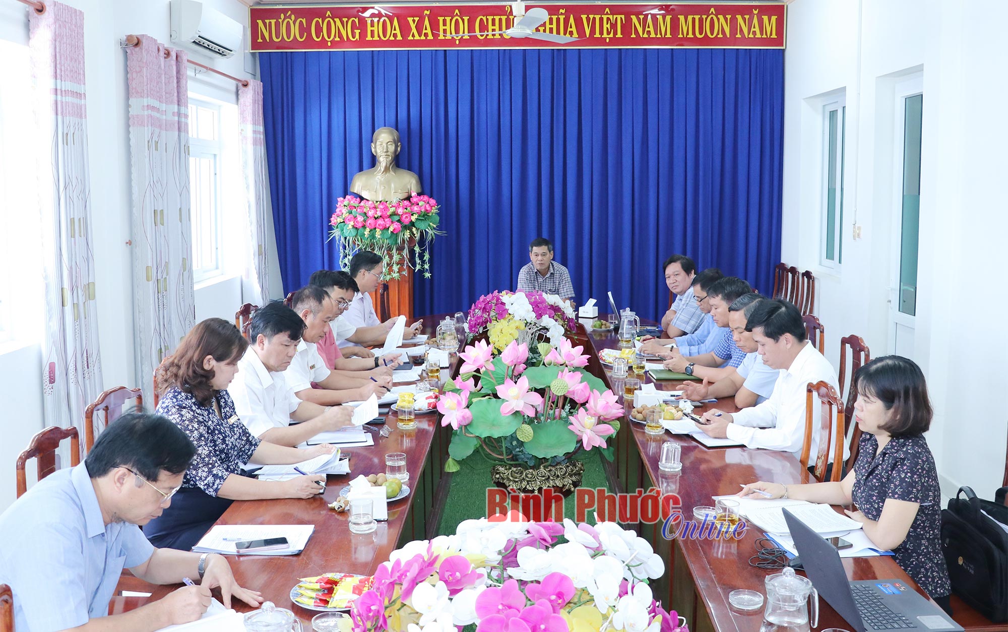 Đoàn giám sát của Hội đồng nhân dân tỉnh làm việc với Sở Kế hoạch và Đầu tư, Cục Thuế Bình Phước