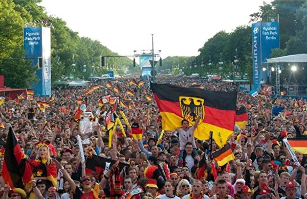 EURO 2024: Fan Zone Berlin chính thức mở cửa cho người hâm mộ bóng đá