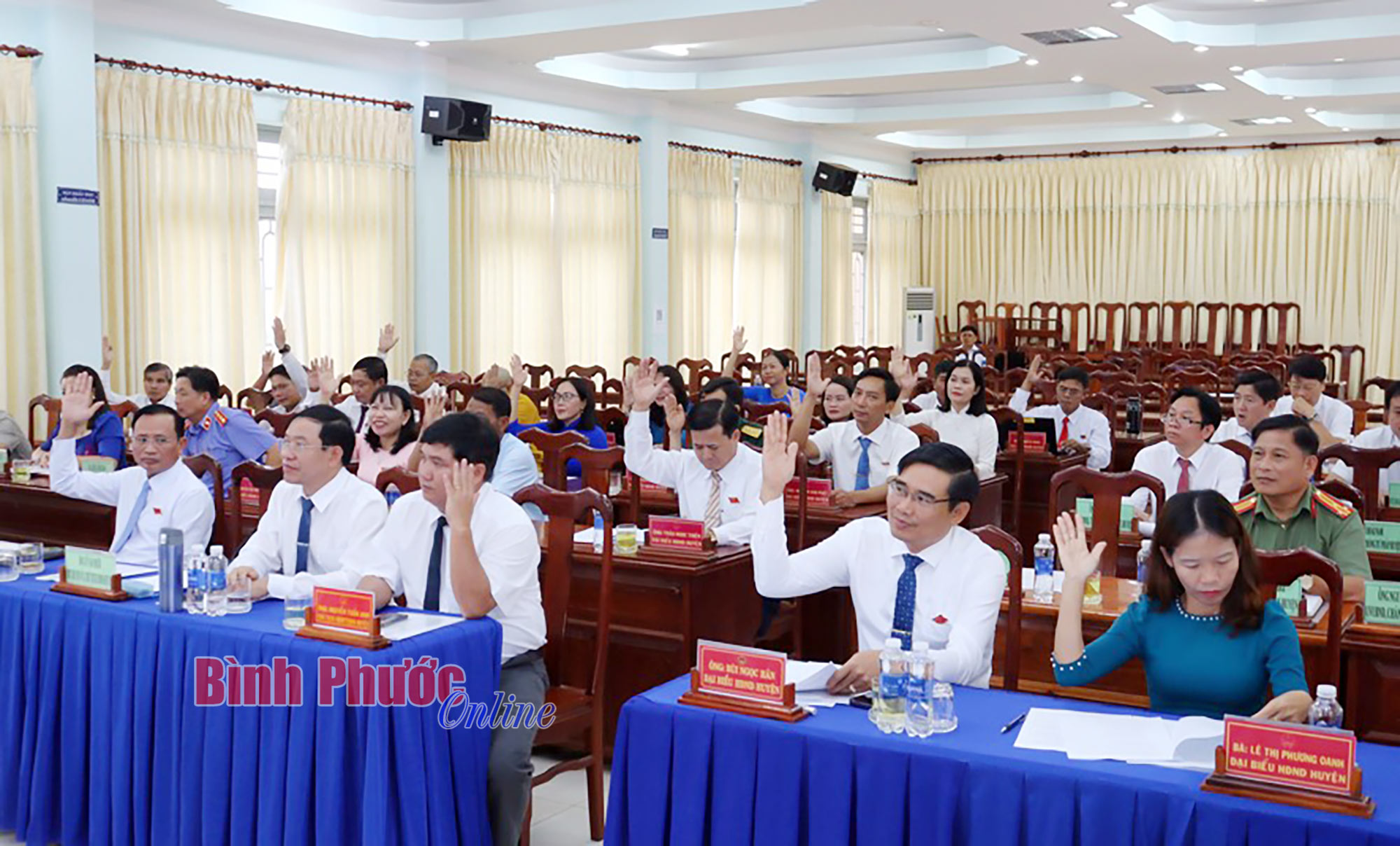 Kỳ họp thứ 11 HĐND huyện Bù Đăng thông qua 2 dự thảo nghị quyết