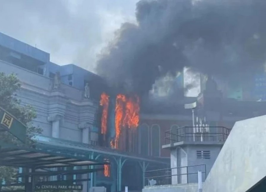 Malaysia: Hỏa hoạn tại khu vui chơi giải trí, khiến 5.000 người sơ tán