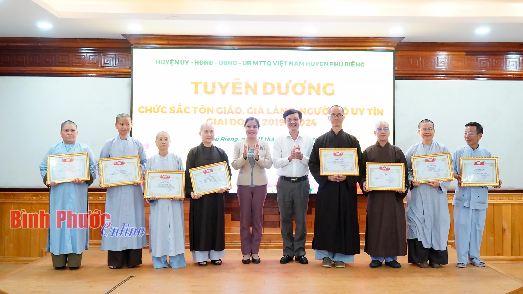 Phú Riềng, Bù Gia Mập họp mặt chức sắc tôn giáo, già làng, người có uy tín 