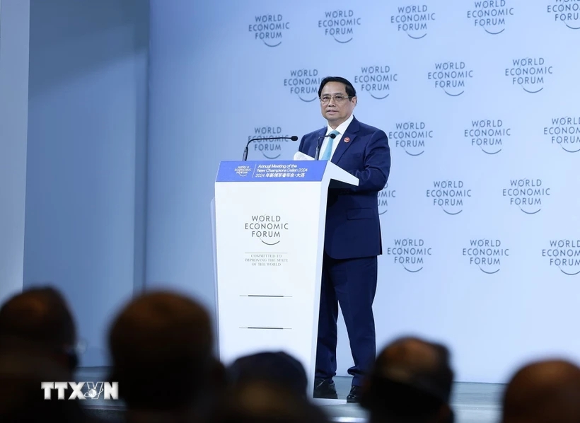 Thủ tướng chia sẻ câu chuyện Việt Nam tại phiên khai mạc WEF Đại Liên