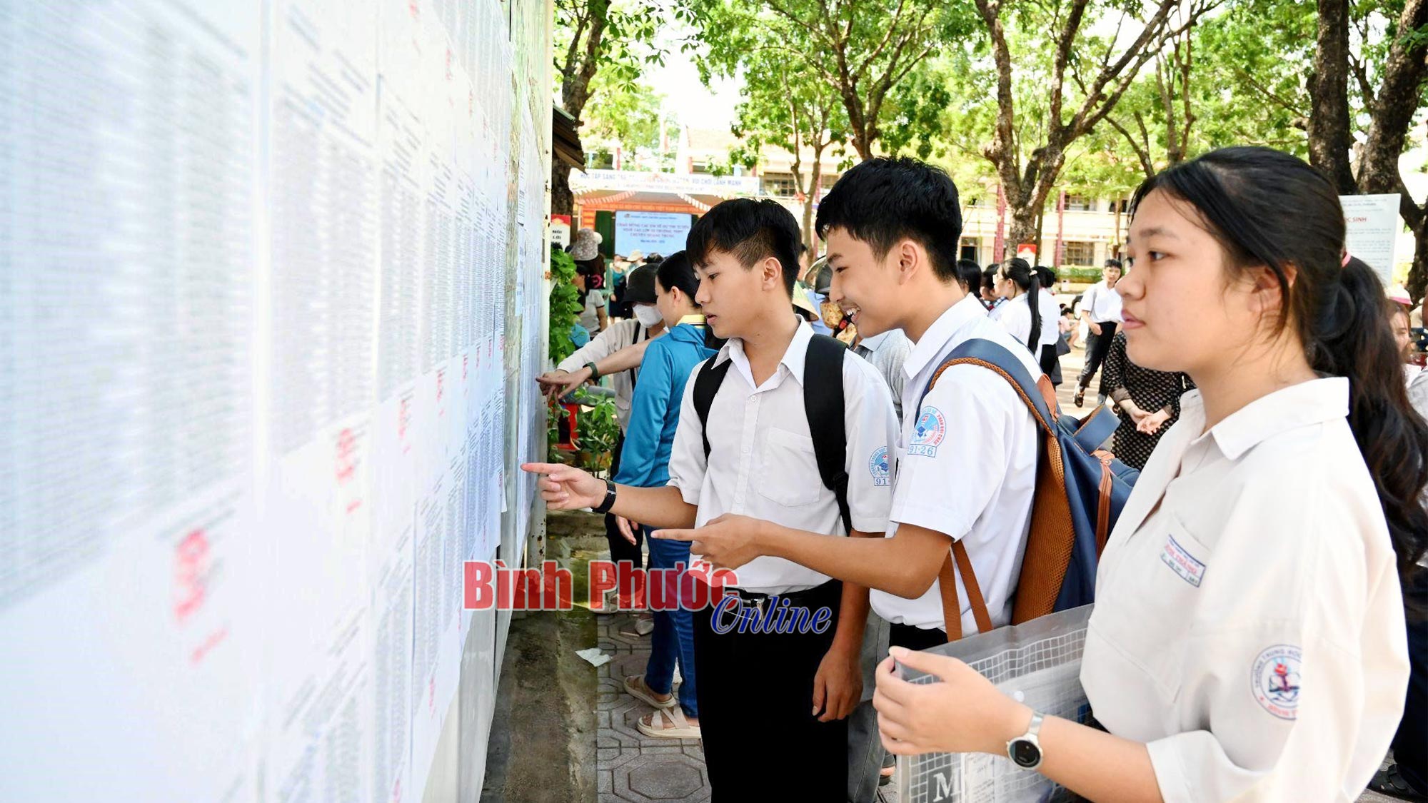 Tiếp lửa cho con trong ngày thi vào lớp 10