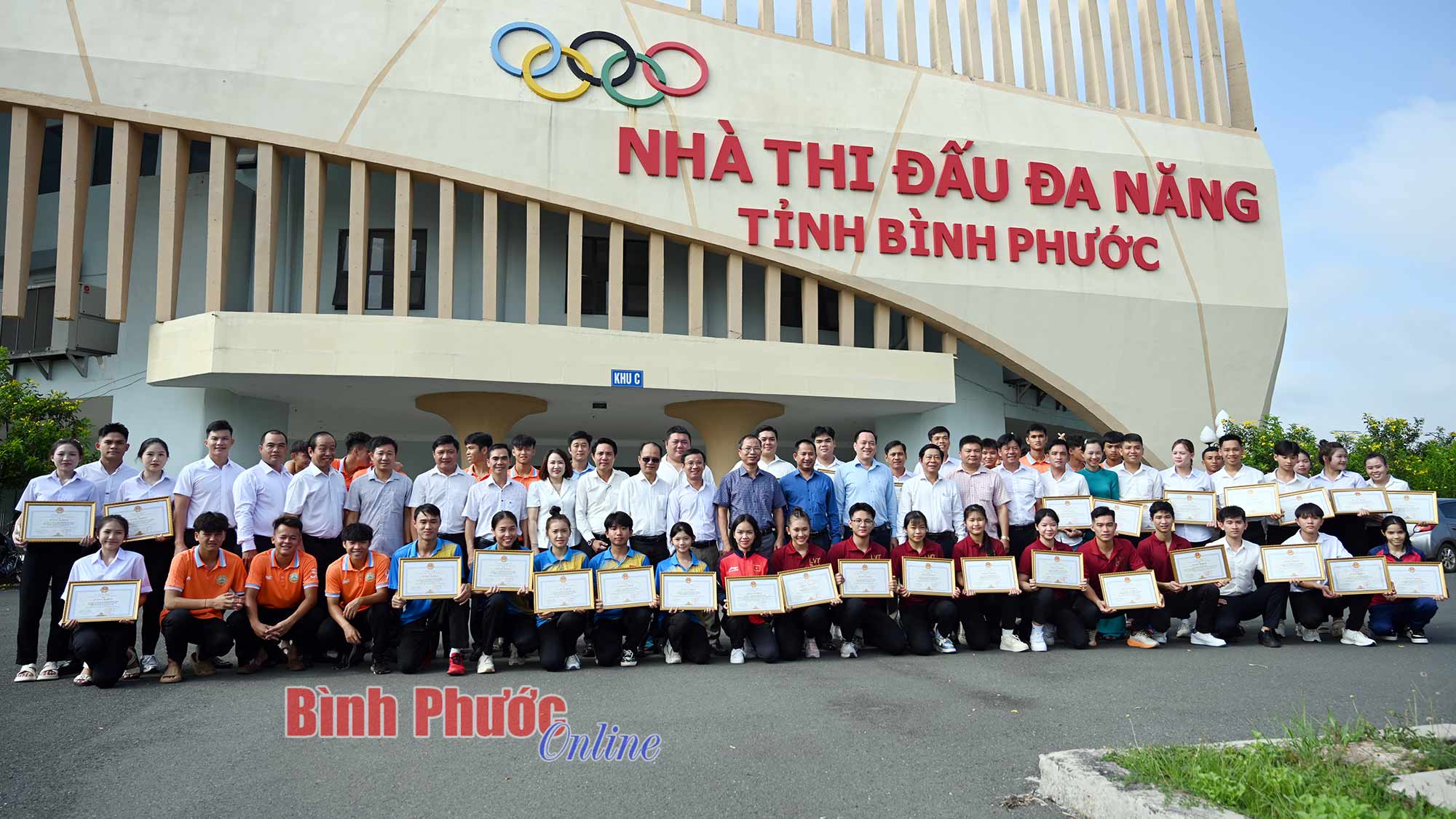 20 huấn luyện viên và 70 vận động viên xuất sắc được UBND tỉnh vinh danh