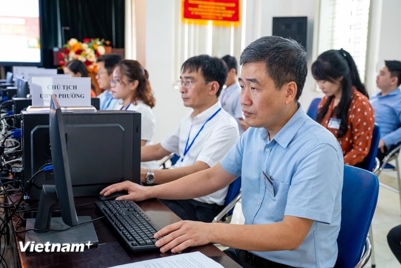 Bộ Nội vụ hướng dẫn về nhân sự tại ủy ban nhân dân, sắp xếp ở đặc khu, thôn, tổ dân phố