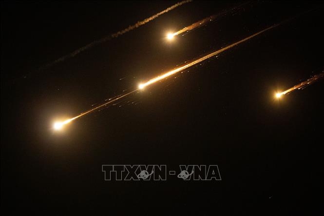 Căng thẳng Israel - Iran: Không kích tiếp diễn, gây thiệt hại ở các thành phố lớn
