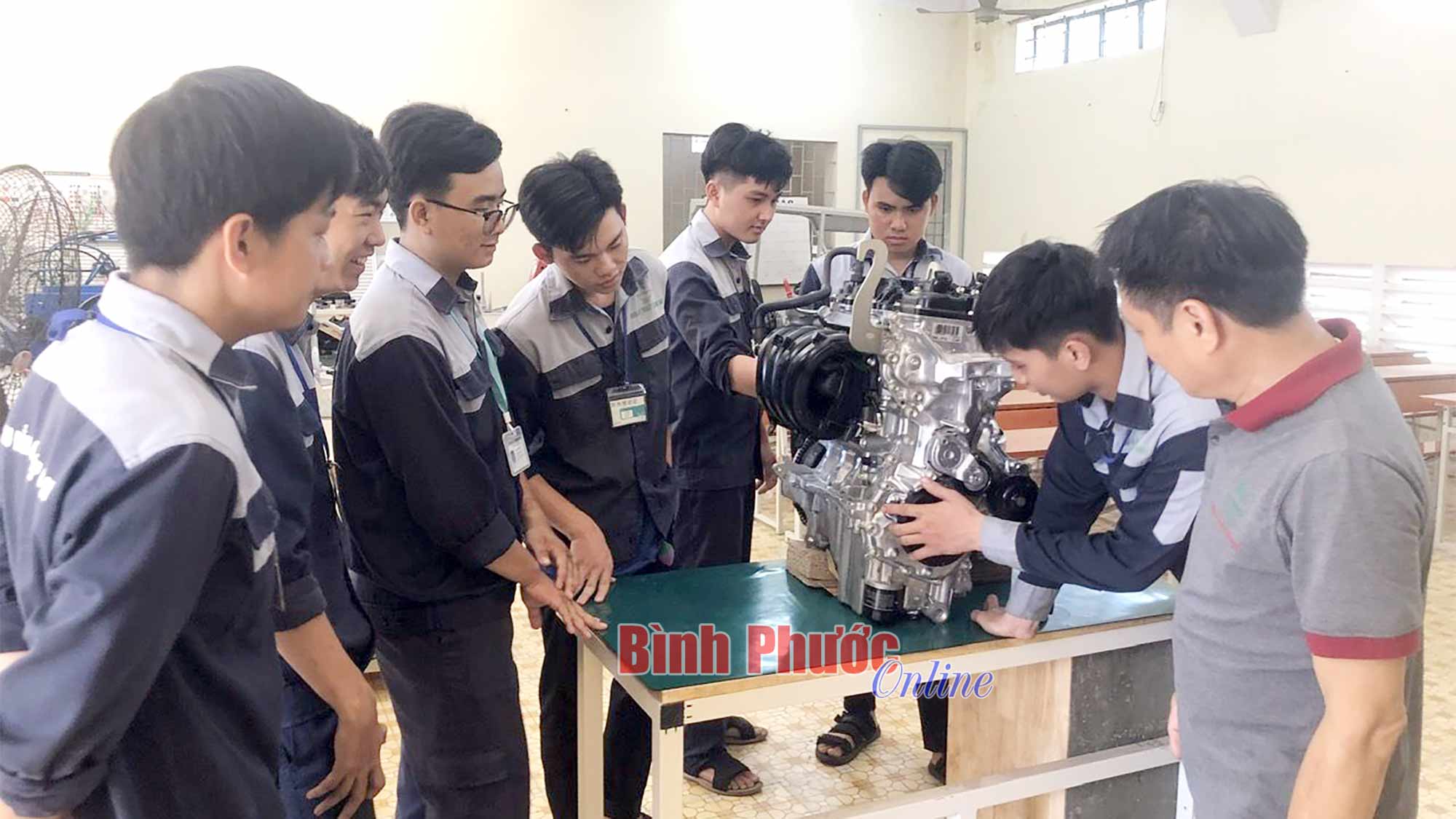 Chuyển biến mạnh mẽ từ "học tập" sang "làm theo" Bác