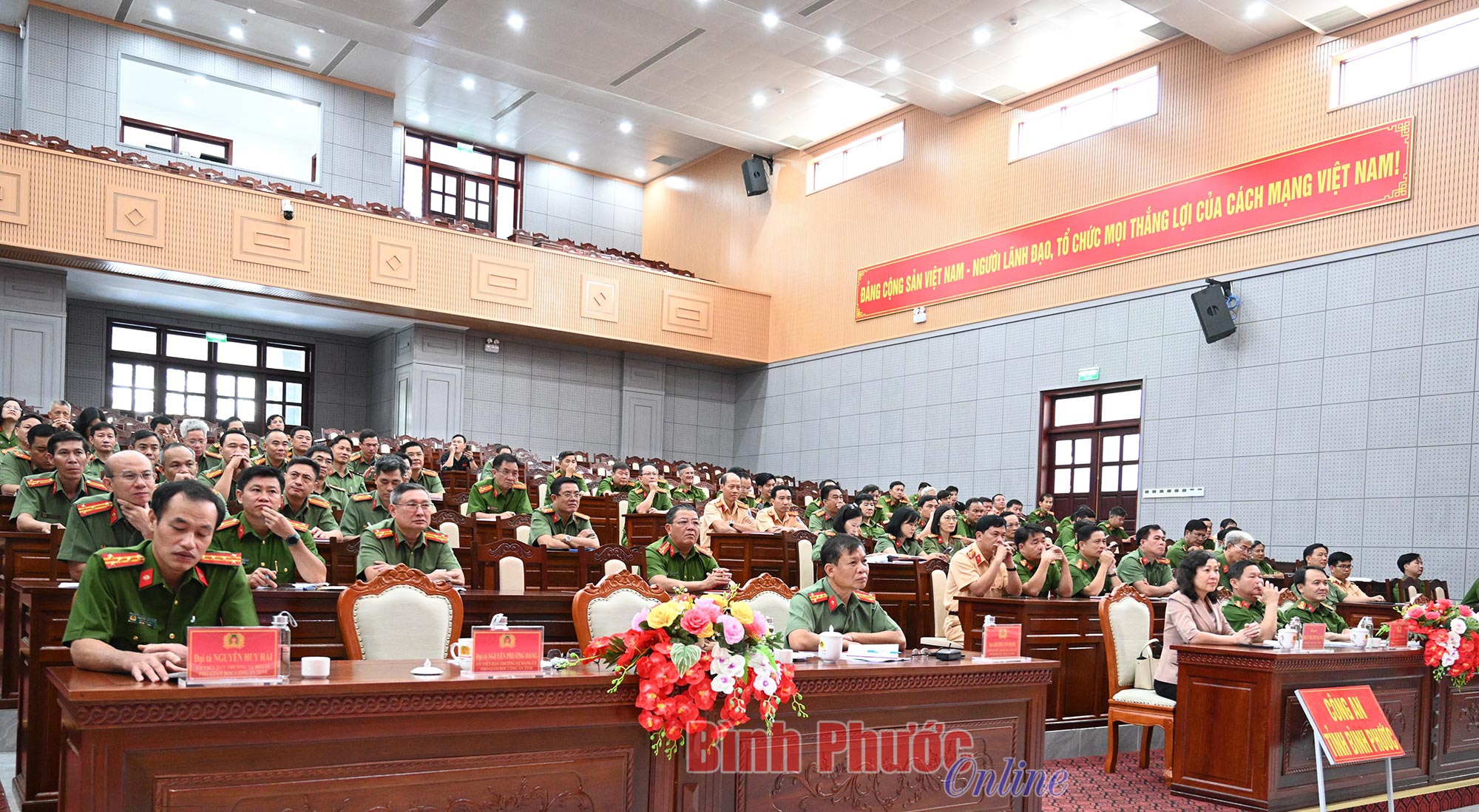 Công bố quyết định của Bộ trưởng Bộ Công an về tổ chức cán bộ công an tỉnh, thành phố