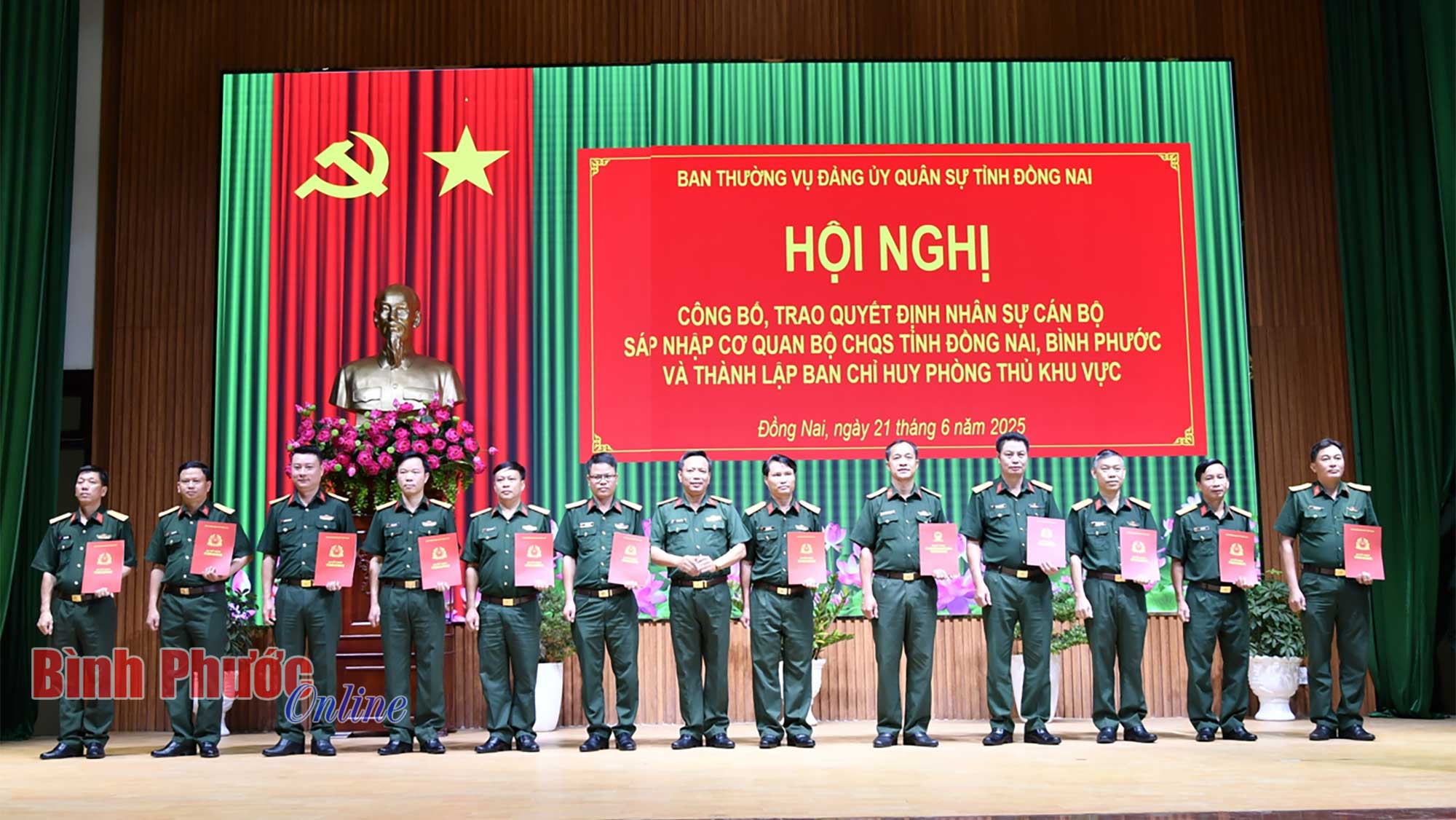 Công bố, trao quyết định nhân sự cán bộ sáp nhập Bộ Chỉ huy Quân sự tỉnh Đồng Nai, Bình Phước