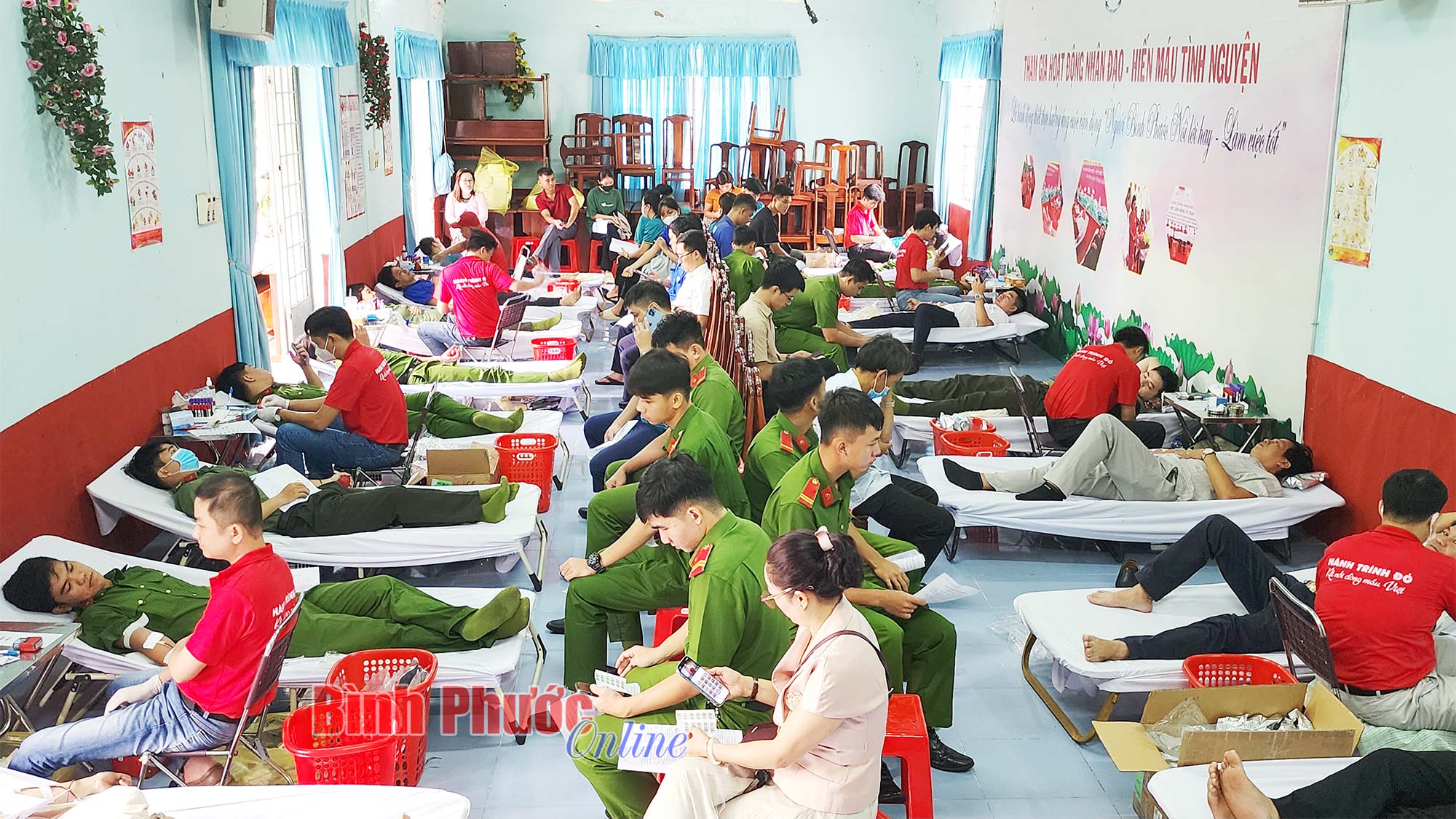 Hành trình đỏ - Kết nối dòng máu Việt 