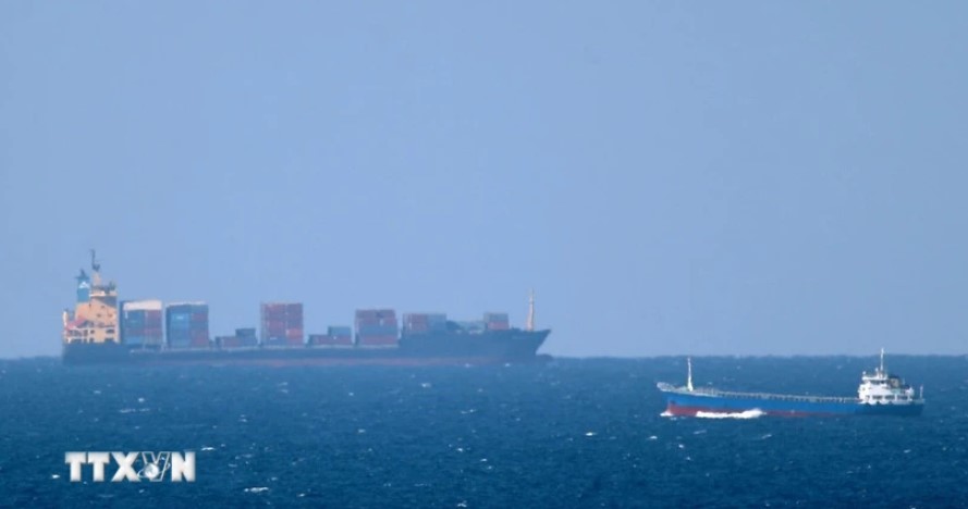 Mỹ không kích Iran: Kinh tế toàn cầu lo hiệu ứng domino từ Eo biển Hormuz