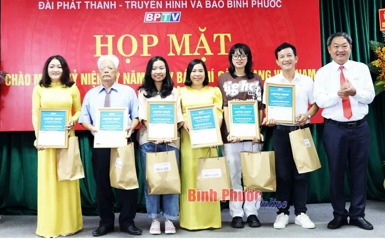 Người trẻ yêu nghề báo