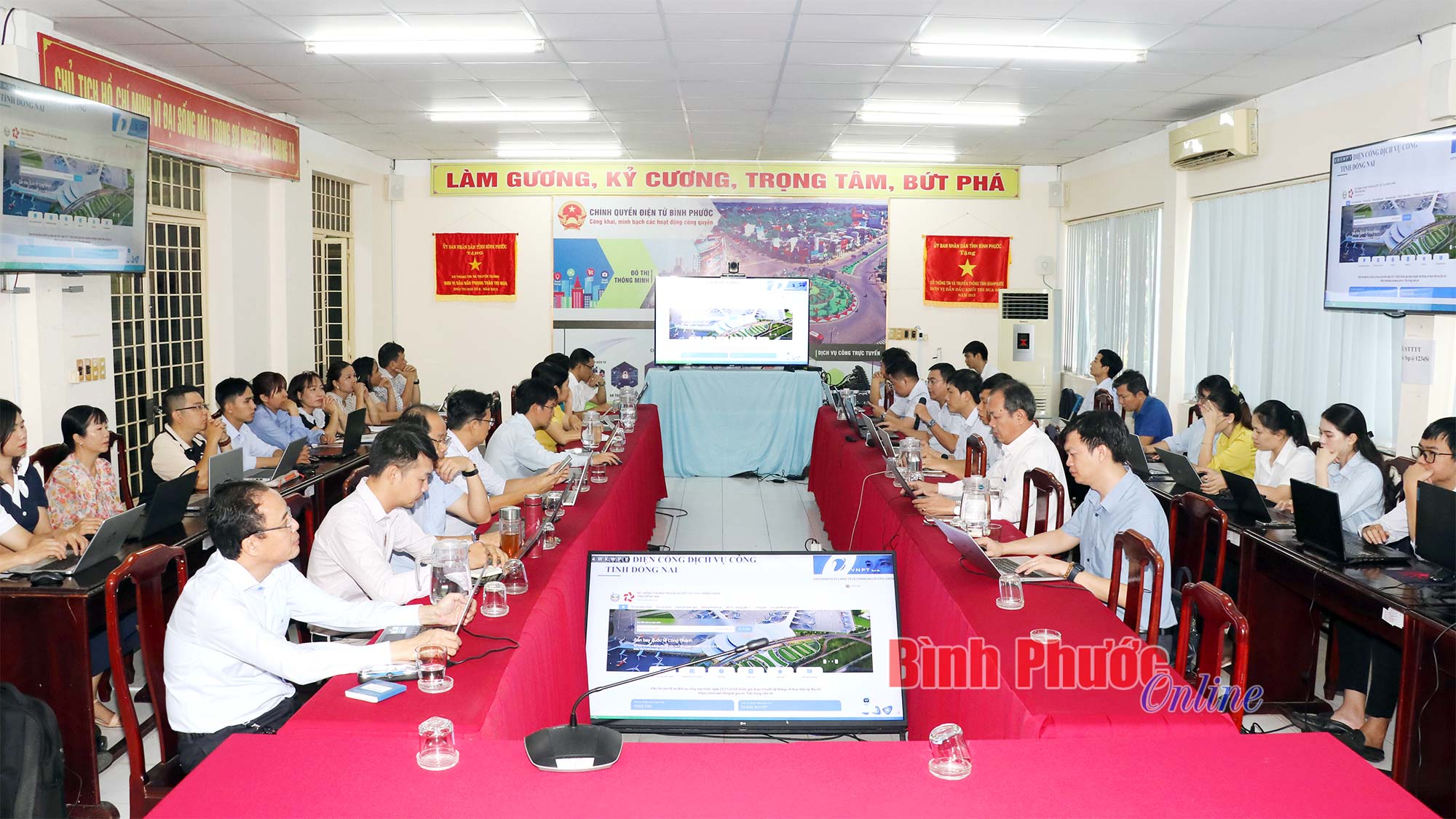 Tập huấn sử dụng các hệ thống dùng chung để vận hành chính quyền địa phương 2 cấp