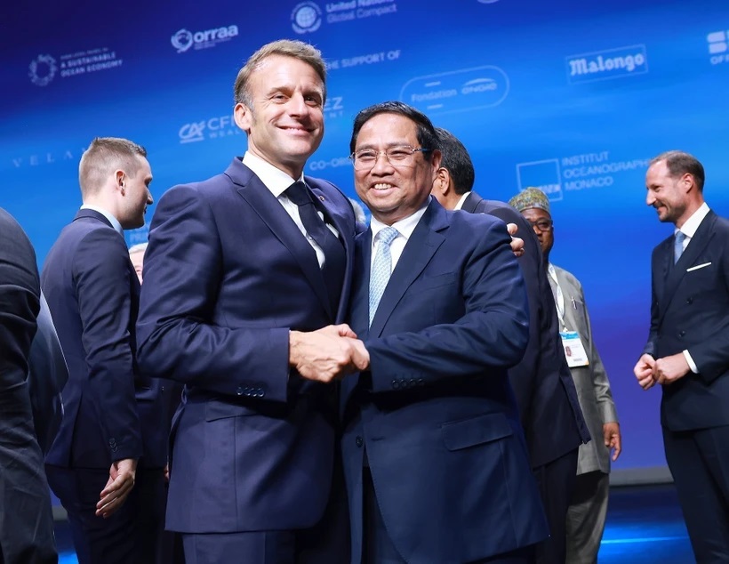 Thủ tướng Phạm Minh Chính hội kiến Tổng thống Pháp Emmanuel Macron