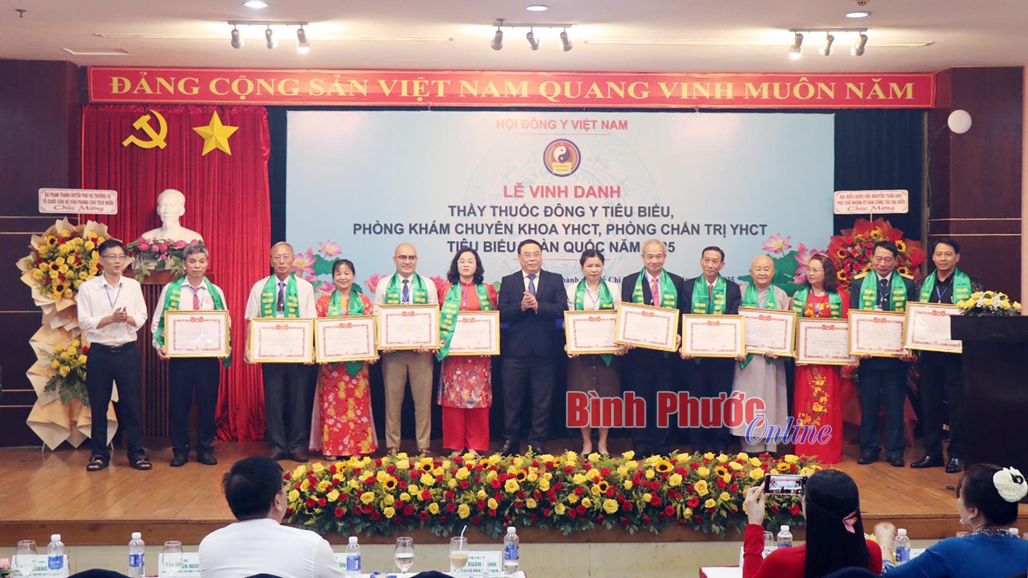Vinh danh 48 thầy thuốc Đông y tiêu biểu toàn quốc