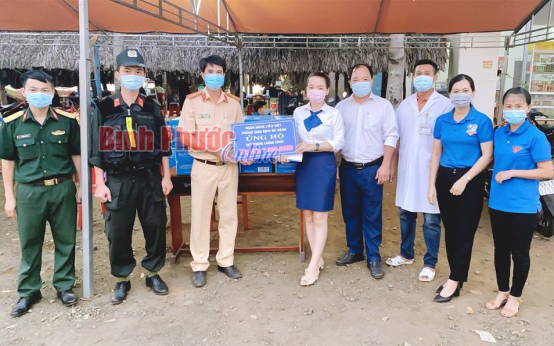30 triệu đồng ủng hộ công tác phòng, chống Covid-19
