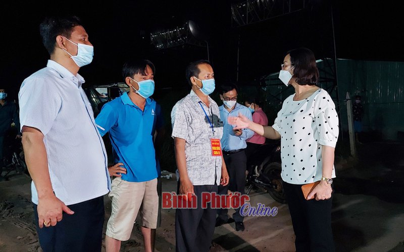 3.589 mẫu được lấy trong đêm để làm xét nghiệm