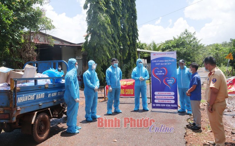 3 tấn gạo tặng các khu vực phong tỏa