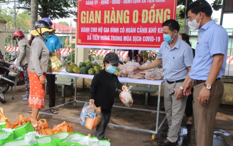 Ấm áp tình người trong đại dịch