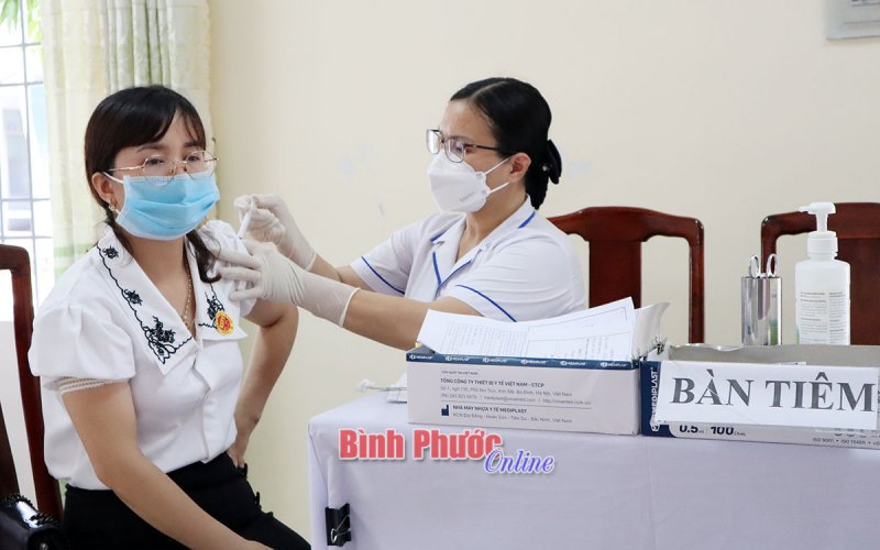 Bình Phước được Bộ Y tế phân bổ hơn 20 ngàn liều vắc-xin phòng Covid-19