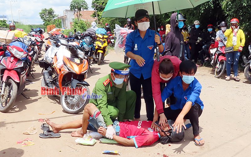 Bình Phước: Kịp thời cấp cứu 1 người bị co giật tại chốt kiểm dịch Covid-19