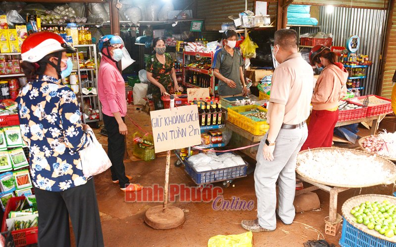Bù Đăng kiểm soát chặt chẽ nguồn lây tại các chợ truyền thống