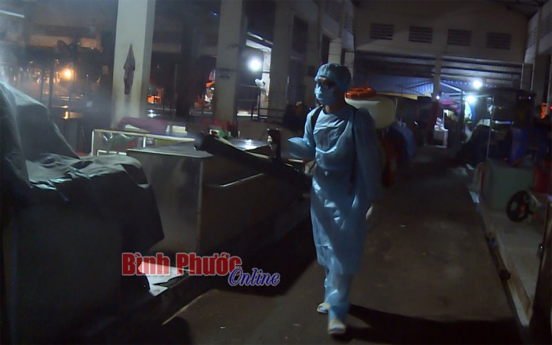 Chợ Đồng Xoài siết chặt công tác phòng, chống dịch Covid-19