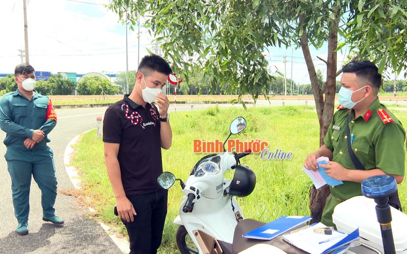 Chơn Thành phát hiện 5 trường hợp vào địa bàn tỉnh vi phạm giãn cách xã hội 