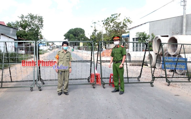 Chơn Thành tiếp tục phong tỏa, xét nghiệm trên diện rộng