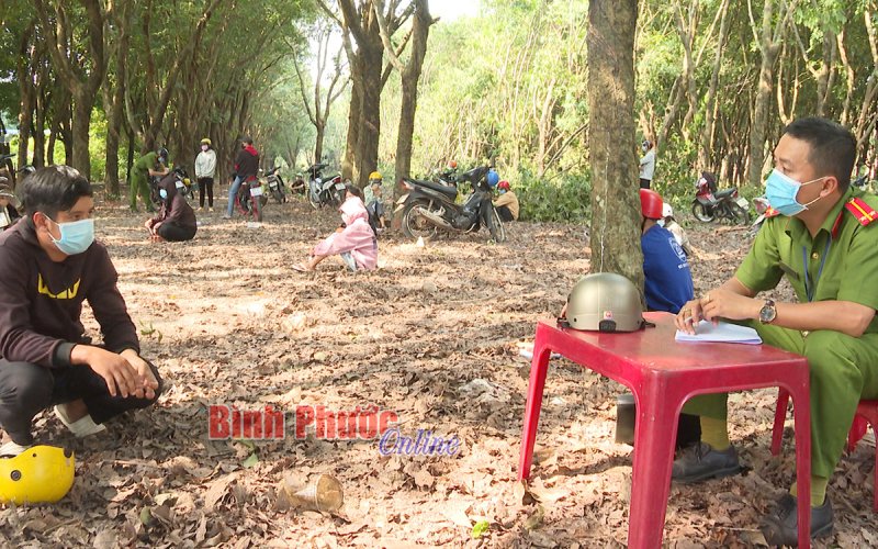 Chơn Thành xử phạt 450 triệu đồng vụ tụ tập đông người tại lô cao su 