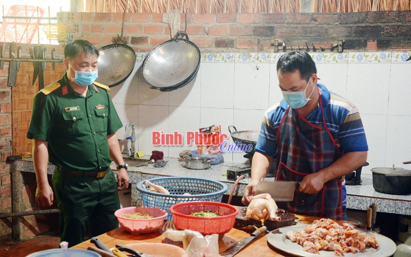 Công tác hậu cần ở khu cách ly tập trung Bom Bo