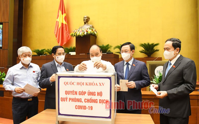 Đại biểu Quốc hội quyên góp ủng hộ Quỹ vắc-xin phòng Covid-19
