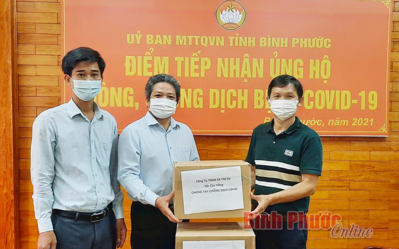 Doanh nghiệp ủng hộ 20.000 đôi găng tay y tế phòng, chống dịch Covid-19