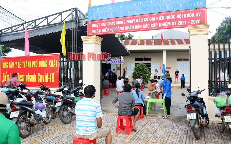 Đồng Xoài: Chuyển điểm test nhanh Covid-19 đến nhà văn hóa khu dân cư