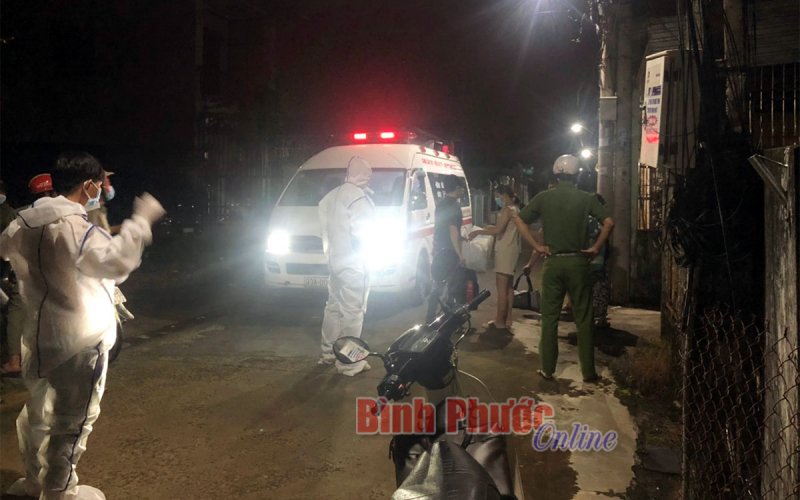 Đồng Xoài khẩn trương đưa người từ vùng dịch về đi cách ly tập trung