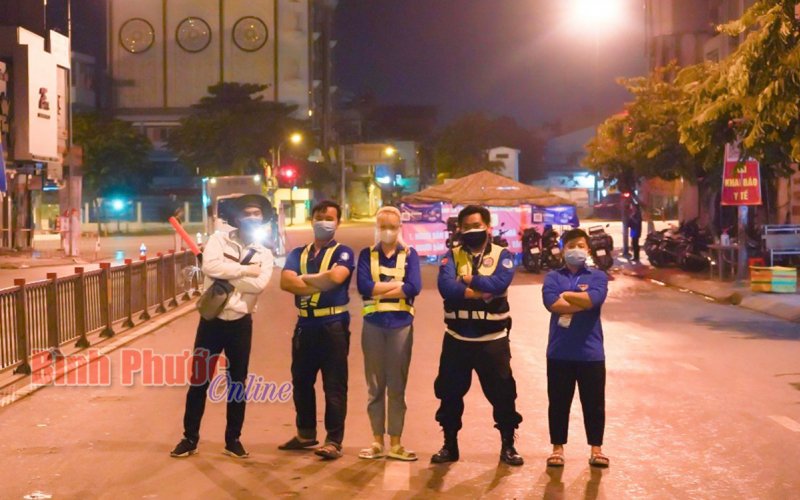 Gác tình thân vì trách nhiệm với cộng đồng