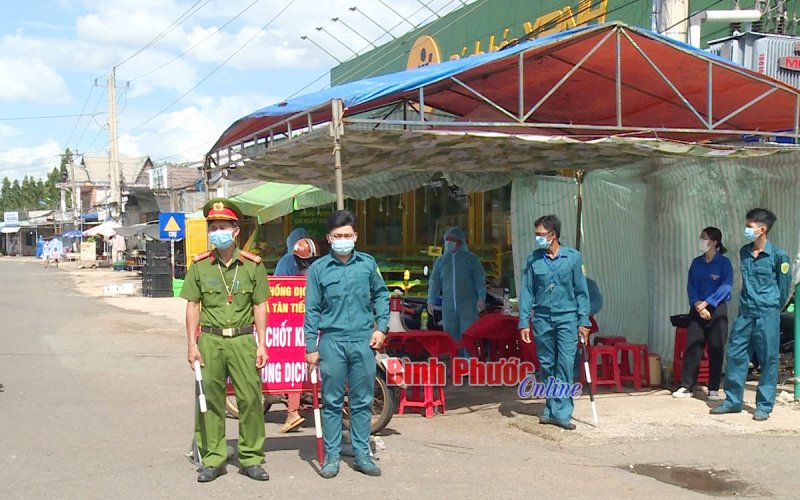 Hậu phương vững chắc, tuyến đầu vững tâm chống dịch