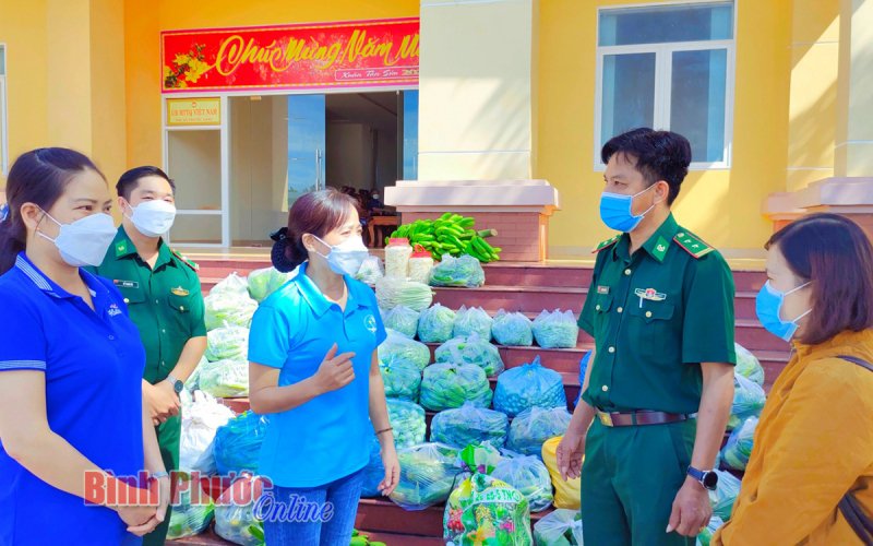 Hội LHPN thị xã Phước Long tiếp nhận nguồn thực phẩm sạch 