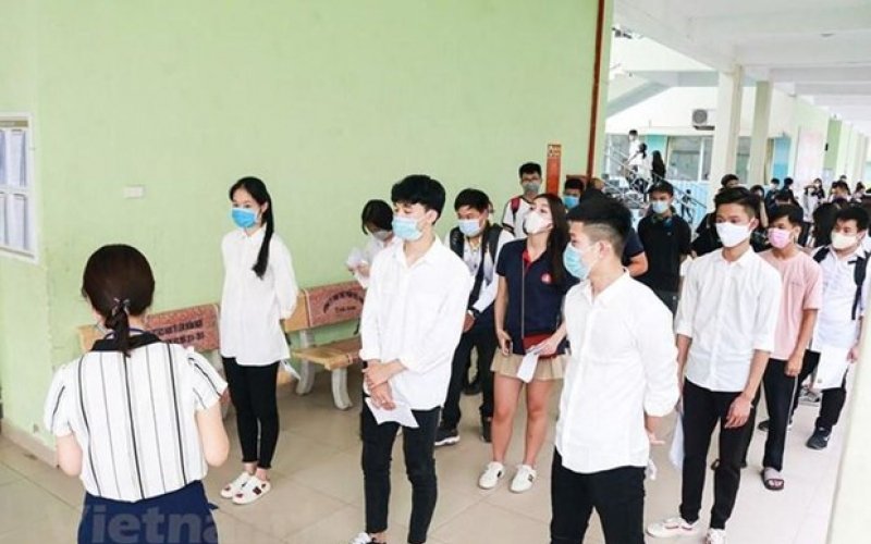 Hôm nay, thí sinh cả nước làm thủ tục dự thi tốt nghiệp THPT