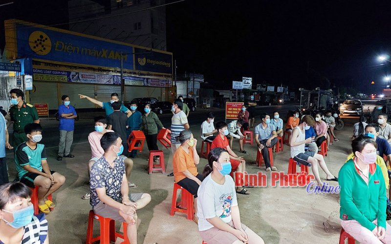 Khẩn trương truy vết, khoanh vùng, xét nghiệm trong đêm 